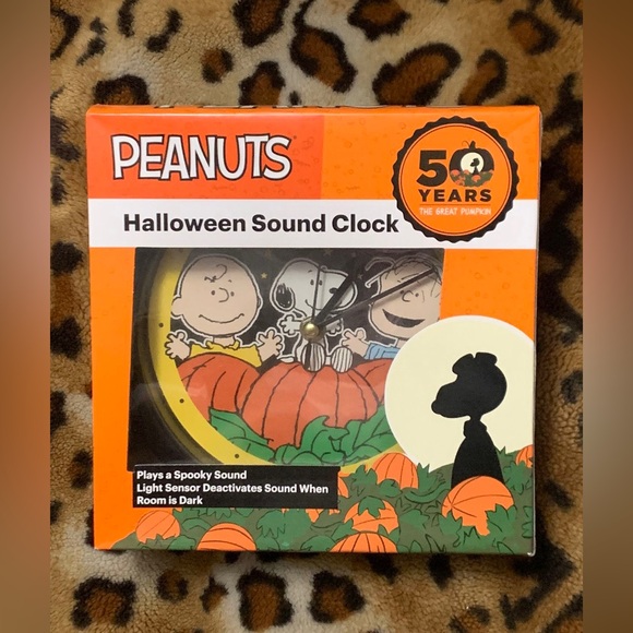 Other - Peanuts Halloween 🎃 sound clock new